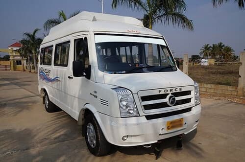 10 Seater Tempo