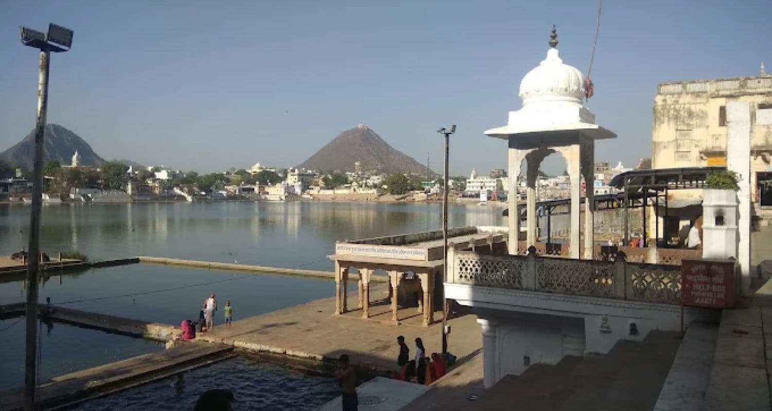 Pushkar Lake Holy Ghats