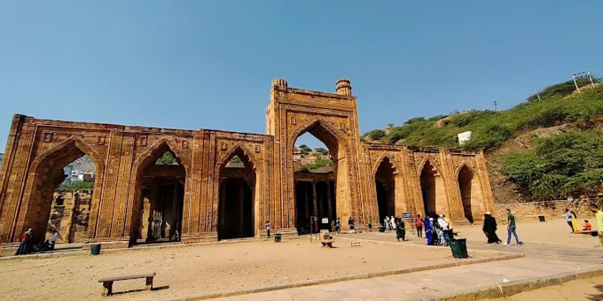 Adhai Din Ka Jhonpra in Ajmer