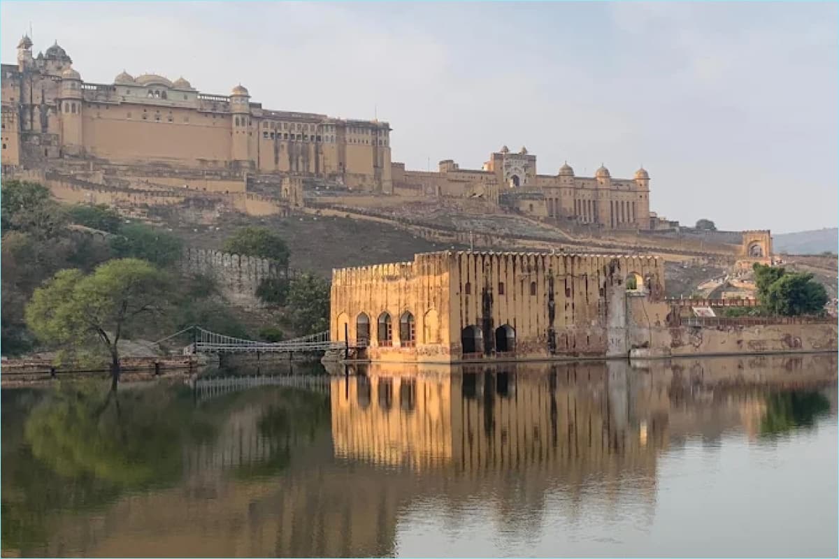Book Amer Fort Cab Hire in Jaipur for 04 Hours Tour Amer Fort Cab Hire Jaipur