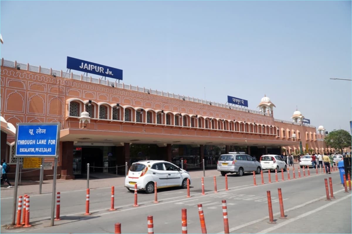 Book Reliable Cab Service From Jaipur Railway Station Cab service from Jaipur Railway Station