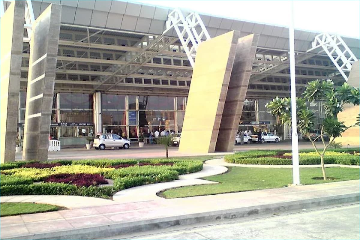 Reliable Cab Service for Jaipur Airport Transfers & Pickup Cab service at Jaipur Airport