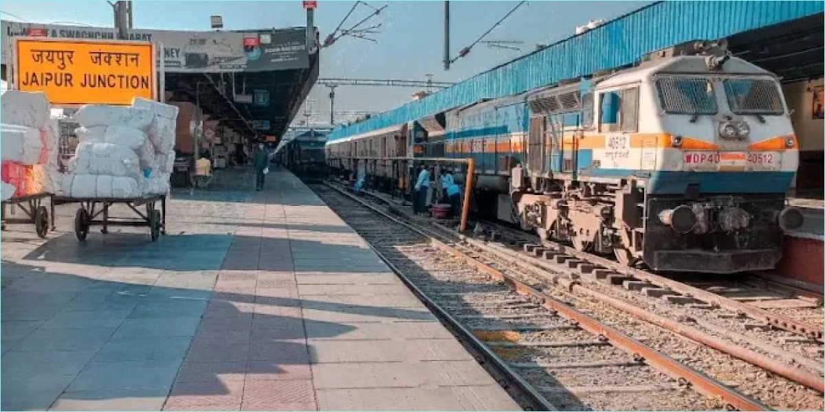Indian Railways Locomotive Arriving at Jaipur Junction Jaipur Junction Train Station