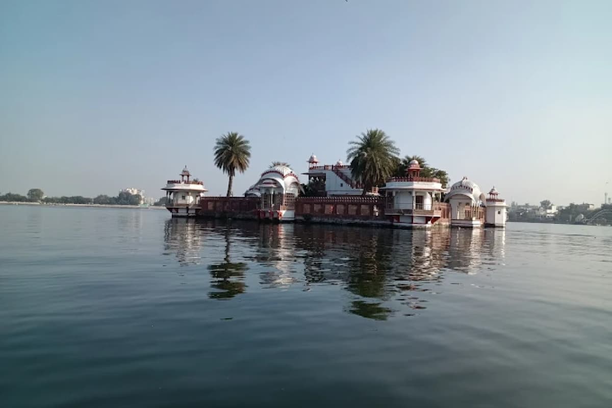 Kishore Sagar Lake and Jagmandir Palace View in Kota Kishore Sagar Lake Kota
