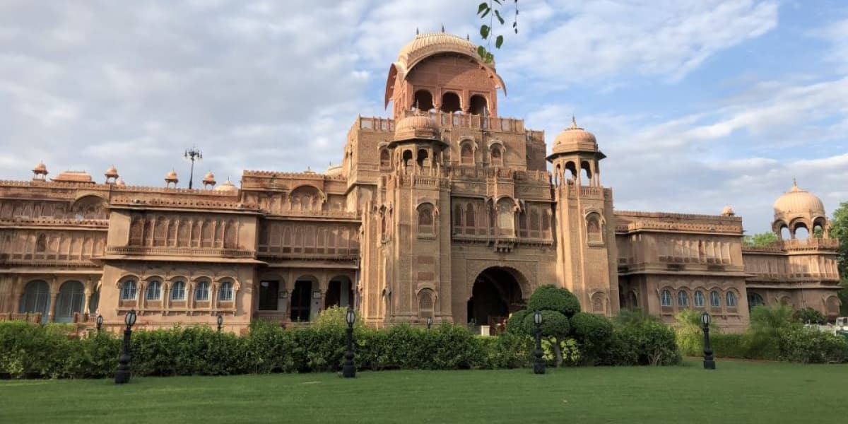 Lalgarh Palace Bikaner Tour | Outstation Car Rental Lalgarh Palace Bikaner