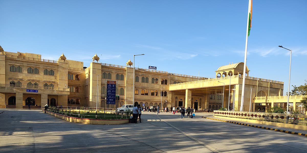 Jaisalmer Railway Station Taxi Service Jaisalmer Railway Station Taxi